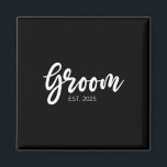 Trouwen en koppel bijpassende cadeauwinkel en meer magneet<br><div class="desc">Trouwen en koppel bijpassende cadeauwinkel en meer zwarte bruidegom est. 2025 Groom Gift</div>