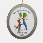 Trouwen Getrouwd Paar Jubileum Pinguïn Zilver Keramisch Ornament (Links)