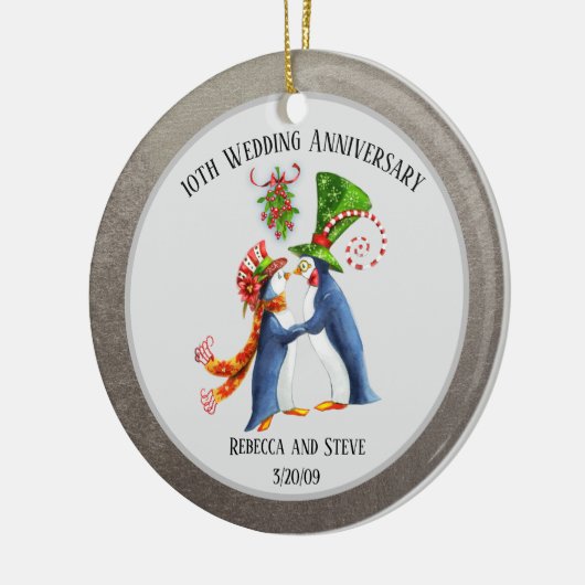 Trouwen Getrouwd Paar Jubileum Pinguïn Zilver Keramisch Ornament (Links)