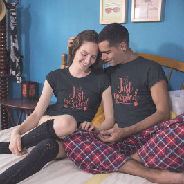 Trouwen met bijpassende T-shirts
