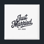 Trouwen met Est 2025 Trouwvrouw Mr. en Mrs. Brid Magneet<br><div class="desc">Net getrouwd EST 2025 Trouwvrouw meneer en mevrouw Bruidegom</div>
