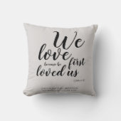 TROUWEN - Wij houden van omdat Hij als eerste van  Kussen (Voorkant)