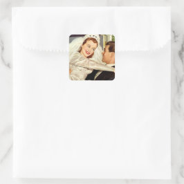 Trouwende bruid en bruidegom in vintage stijl, gel vierkante sticker