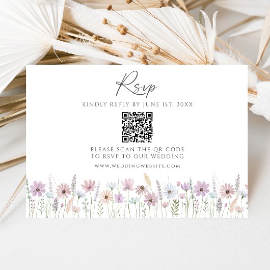 Trouwerij RSVP met QR-code en zachte pastel wilde  Kaartje