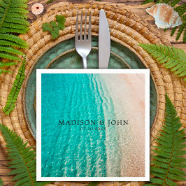 Trouwfeest aan de kust in de zomer op het strand servet