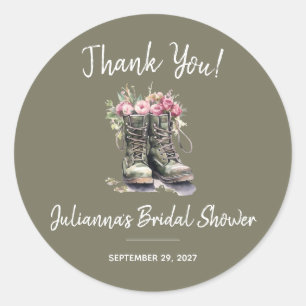 Trouwfeest met militair thema, laarzen, bloemen, l ronde sticker