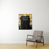 Trouwfeest met vette en felle bloemen achtergrond wandkleed (In situ)