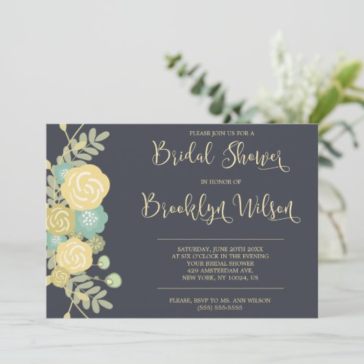 Trouwfeest uitnodigingen met krijtbord en gele blo (Staand voorkant)