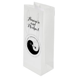 TROUWFLES CADEAU TAS. b/w YinYang harmonieduif Wijn Cadeautas