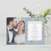 Trouwfoto-aankondiging in stoffig blauw kaart (Staand voorkant)