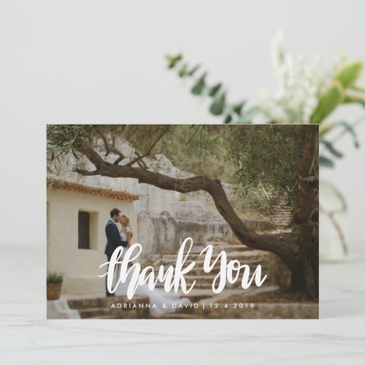 Trouwfoto bedankt handgeschreven script informeel (Staand voorkant)