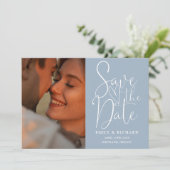 Trouwfoto Dusty Blue 2 QR-code Elegant Schrift Save The Date (Staand voorkant)