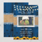 Trouwfoto met blauwe zonnebloemen en roestige tint kaart (Voorkant / Achterkant)