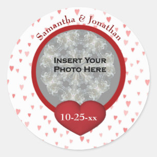 Trouwfoto met kleine hartjes op maat ronde sticker