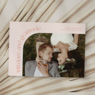 Trouwfoto met 'Liefde en Dankbaarheid' in perzik t Bedankkaart