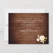 Trouwfoto met Rode Rozen en Rustieke Houten Groene Save The Date (Achterkant)