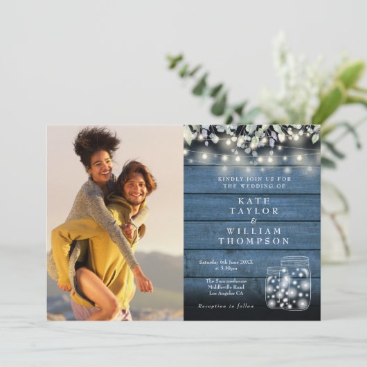 Trouwfoto met snoerlampjes, ruwe potten en groen 2 kaart (Staand voorkant)