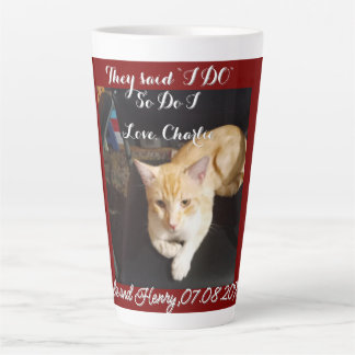 Trouwfoto met tekst aanpassen voor kat met oranje latte mok