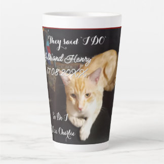 Trouwfoto met tekst aanpassen voor kat met oranje latte mok