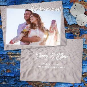 Trouwfoto Verloving Aankondiging Strand Zand