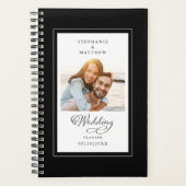 Trouwfoto zwart-wit elegante script lettertype planner (Voorkant)