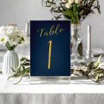 Trouwgoud glitter marine elegant kaart<br><div class="desc">Faux gouden folie formele kalligrafie script bruiloft receptie tafel kaart. De marineblauwe achtergrondkleur is bewerkbaar. U kunt deze wijzigen nadat u op de knop AANPASSEN VERDER hebt geklikt. U vindt het hele bereik van nummers ( 1 - 50) hier: http://bit.ly/2sLMaFh</div>