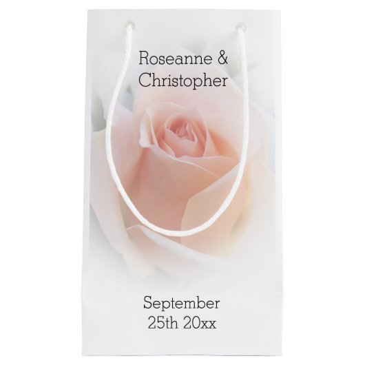 Trouwgunst Kleine Gift Bag Peach Roze Rosebud Klein Cadeauzakje (Voorkant)