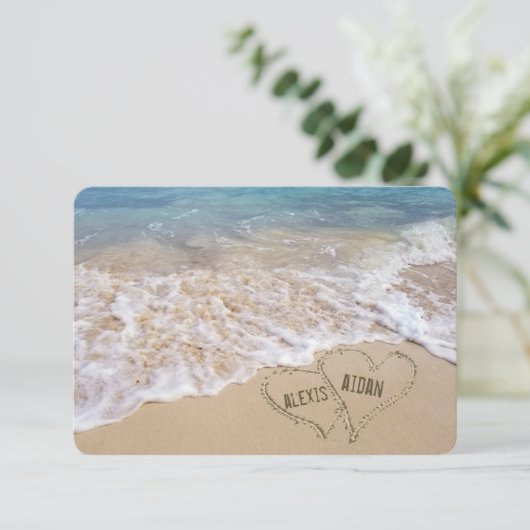 Trouwhartjes aan het strand RSVP Kaart (Staand voorkant)