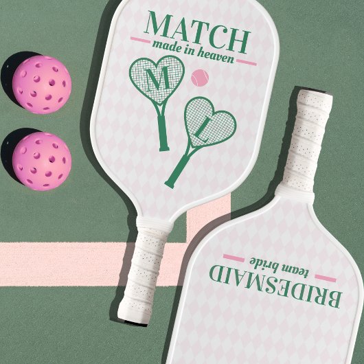 Trouwjurk gemaakt in Hemels Land Club Bruidsmeisje Pickleball Paddle