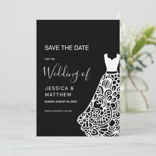 Trouwjurk van witte kant save the date (Staand voorkant)