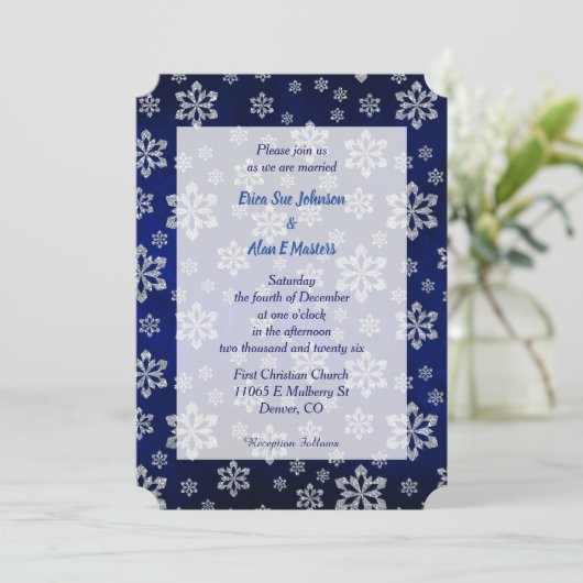 Trouwkaart met blauwe gloed en zilveren sneeuwvlok kaart (Staand voorkant)