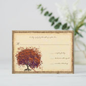 Trouwkaart met fantasierijke koraalrode pruimhartb RSVP kaartje (Staand voorkant)