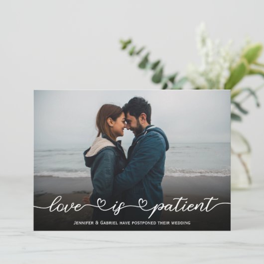 Trouwkaart met foto en tekst 'Liefde is Geduldig U Kaart (Staand voorkant)