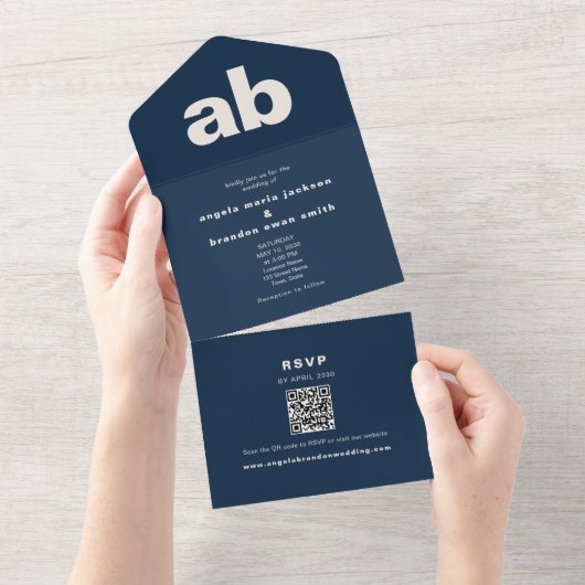 Trouwkaart met Navy Blauwe Monogram QR Code All In One Uitnodiging (Afscheurbaar)