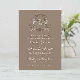 Trouwkaart met vintage bruine bloemen en monogram kaart