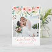 Trouwkaart Perzik Witte Bloemen Kaart (Staand voorkant)