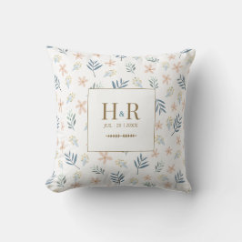 Trouwkussen met wilde bloemen en monogram kussen