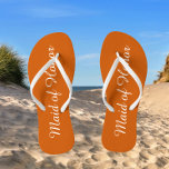 Trouwmeisje van eer Trendy Verbrand Sinaasappel Teenslippers<br><div class="desc">Geef je bruidsmeisjes een cadeau met deze stijlvolle Maid of Honor-teenslippers die een trendy,  verbrande oranje kleur zijn,  samen met een wit,  gestileerd script om je vergelijkbare bruiloft-kleurenschema aan te vullen. Selecteer voetgrootte samen met andere opties. U kunt uw teenslippers aanpassen om kleur aan uw wens te veranderen.</div>