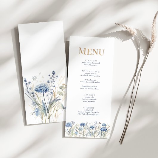 Trouwmenu met stoffig blauwe champagne hydrangea menu