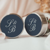 Trouwmonogram met klassiek script in marineblauw e ronde sticker