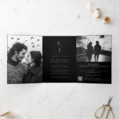 Trouwmonogram Modern Zwart 2 foto's QR-code Drieluik Uitnodiging (Binnen)