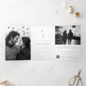 Trouwmonogram Modern Zwart Wit Foto QR-code Drieluik Uitnodiging (Binnen)