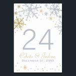 Trouwmonogram van zilveren en gouden sneeuwvlokken kaart<br><div class="desc">Ontwerp van tafelnummerkaart met glinsterende zilveren en gouden sneeuwvlokken met een glittertextuur en aangepaste trouwmonogramtekst. Elegant wit winterwonderlandthema.</div>