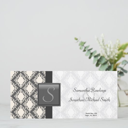 Trouwprogramma - Zwart-wit Damast Monogram Programmakaart (Staand voorkant)