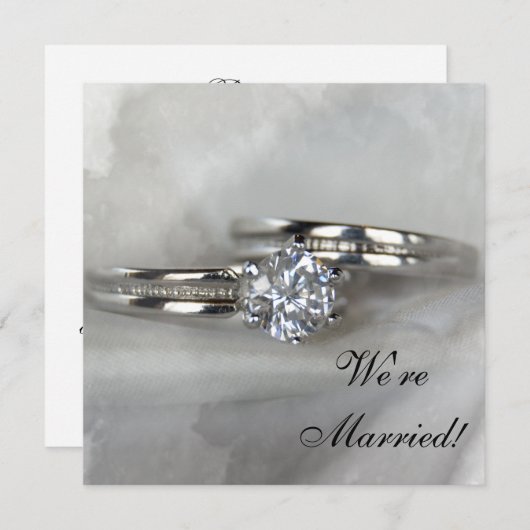 Trouwringen op grijs pas getrouwd aankondiging (Voorkant / Achterkant)