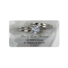 Trouwringen op grijze retour adreslabels etiket