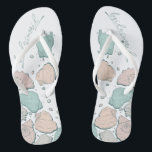 TROUWSCHOENEN | Modern Seashells Coral Blauwgroen Teenslippers<br><div class="desc">Schattige koraal en blauwgroen zeeschelpontwerp. Handgeschreven kalligrafie die zegt bruidsmeisje- perfect voor het bruidsmeisje te draag op het strand voor een strand bruiloft ceremonie. Ontwerp gemaakt voor TheBarefootBride™ door © WhimsicalArtwork™. Dit maakt deel uit van een bruiloft briefpapier suite collectie met bijpassende bruiloft accessoires ook baby shower en andere gelegenheid...</div>