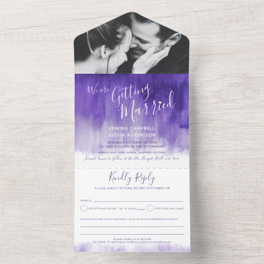 trouwtrouwfoto paarse rsvp tekst all in one uitnodiging (Binnen)