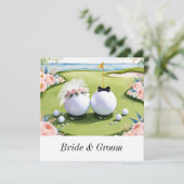 Trouwuitnodiging golfer met golfbal op green save the date (Staand voorkant)