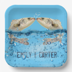 Trouwvis in water met hartbellen papieren bordje